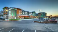 Holiday Inn & Suites Bellingham Отели рядом с достопримечательностью «Whatcom Falls Park Stone Bridge»