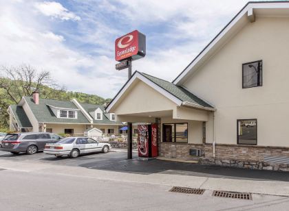 Econo Lodge Inn & Suites Gatlinburg at the Convention Center