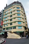 Family Hotel - Linsen Hotels in Tainan