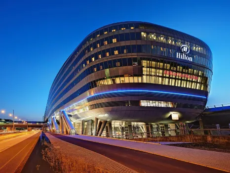 Hilton Frankfurt Airport Hotels in der Nähe von Flughafen Frankfurt