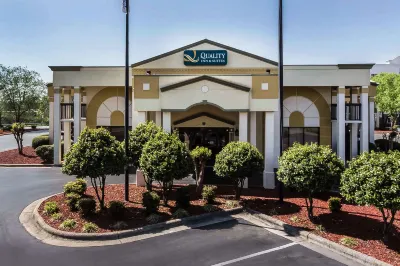 Quality Inn & Suites Mooresville-Lake Norman Hotels in Mooresville