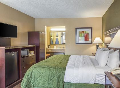 Quality Inn & Suites Greenville - Haywood Mall