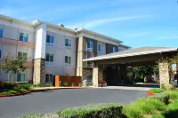 Holiday Inn Express & Suites Napa Valley-American Canyon Hotels near Inti