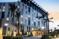 Hilton West Palm Beach Hotels near Tillys