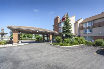 Monte Carlo Inn Oakville Suites Hotels near British Eats and Treats