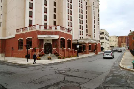 Hampton Inn & Suites Albany-Downtown