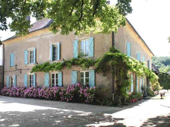 Hostellerie de la Commanderie Hotel Exterior