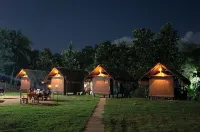 Athgira River Camping - Udawalawe Hotels near Laginagala Viddayalaya