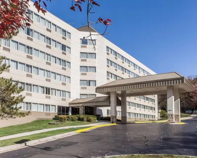 Clarion Hotel & Suites BWI Airport North Hotels in Baltimore