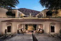 The Canyon Suites at the Phoenician, a Luxury Collection Resort, Scottsdale Hotel di Scottsdale