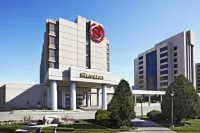 Sheraton Parkway Toronto North Hotel & Suites Hotels in der Nähe von Toronto Public Library - Lillian H Smith Branch