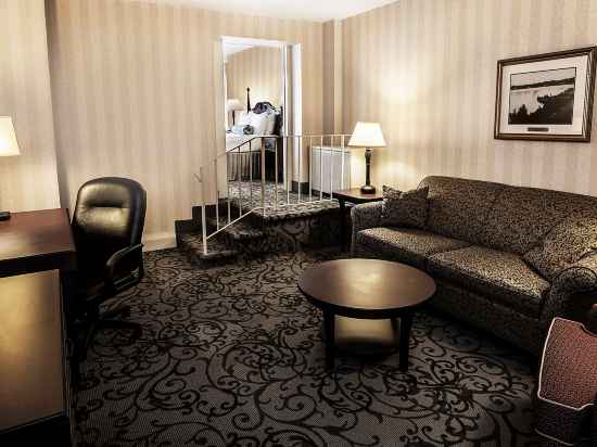 Crowne Plaza Niagara Falls-Fallsview Rooms