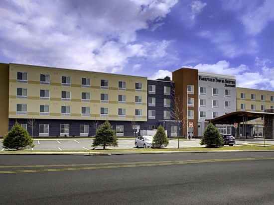 Fairfield Inn & Suites Allentown West Hotel Exterior