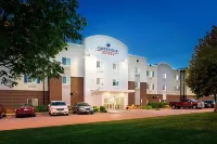 Candlewood Suites 貝爾維尤 鄰近梅西百貨（貝爾維尤廣場店）的酒店