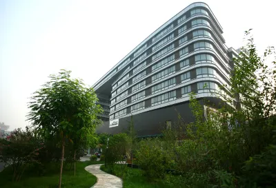 Iris Orchard All Suites Hotel (Tangshan Convention Center) Hotels near Tangshan Nan Hu Kailuan Scenic Area