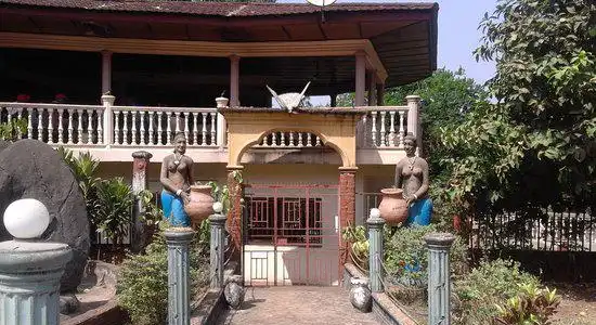 Các khách sạn gần Hausa Mosque