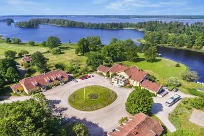 Toftaholm Herrgård Hotels near Svenska kyrkan Ljungby pastorat