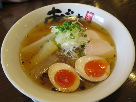 麺屋あごすけ 旨塩鶏麺（塩らーめん） 味付けたまごトッピング￥910