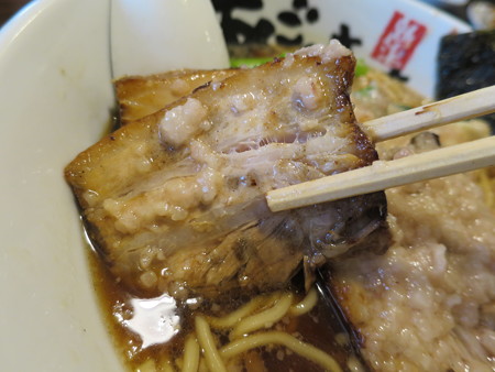 麺屋あごすけ 醤油背脂豚麺 チャーシューアップ