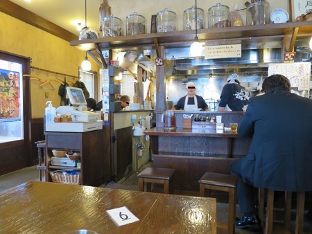 麺屋あごすけ 店内の様子