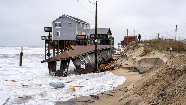 US-NEWS-PARKSERVICE-NC-HOMES-EROSION-2-VP 