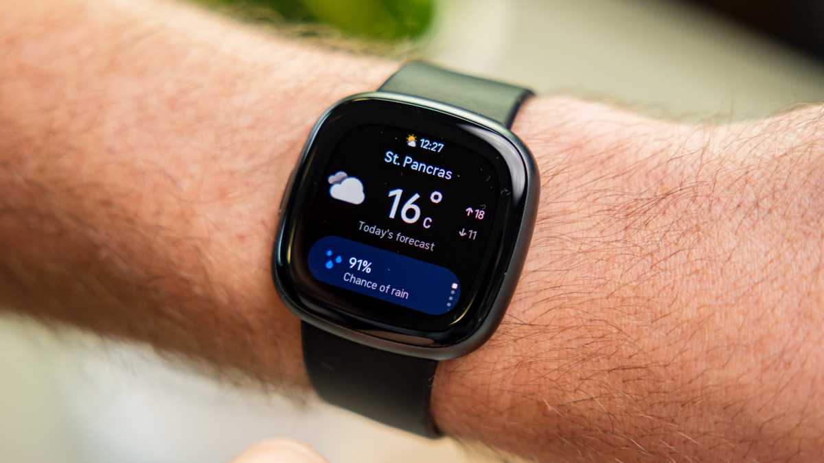 Fitbit Versa 4 weather