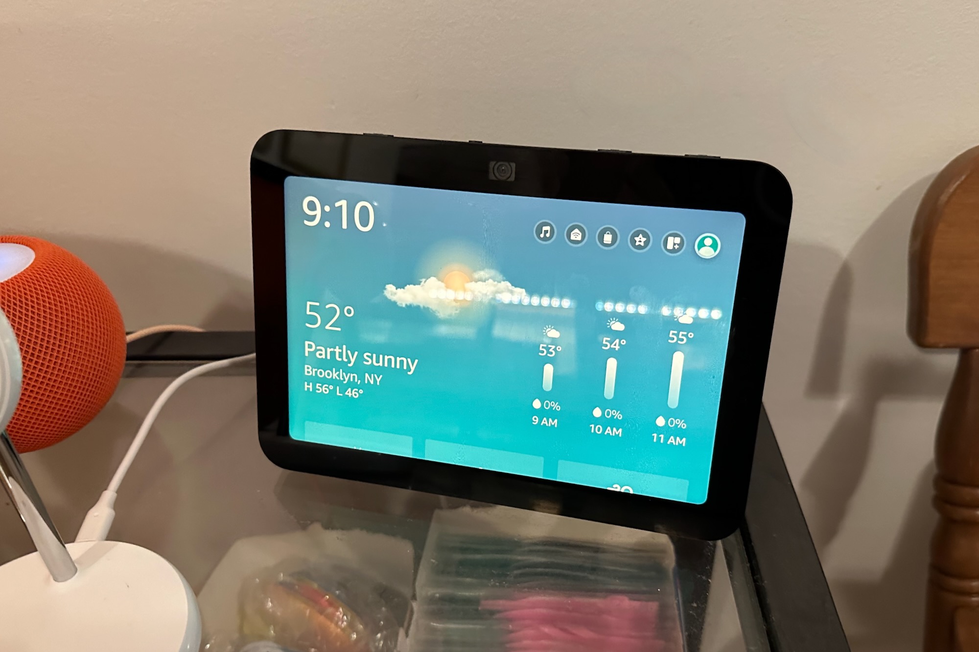 Amazon Echo Show 8 adaptive content near