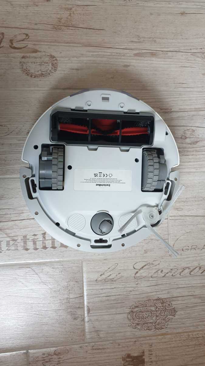 A view of the underside of the Switchbot K10+ vacuum and mop 