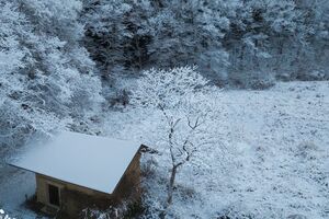 土蔵のある雪景色　その１