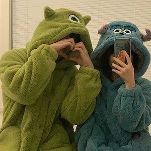 ディズニーDisney もこもこ パジャマ Sulley ディズニー レディース ルームウェア ワンピースパジャマ 部屋着 モコモコ ガウン 着ぐるみ かわいい ペアルック カップル キッズ メンズ