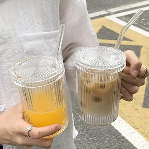 インスタ映え間違いなし ストロー 蓋つき ストライプ ガラス コップ カップ タンブラー クリア おうち時間 オフィス L インスタ映え 持ち手付き