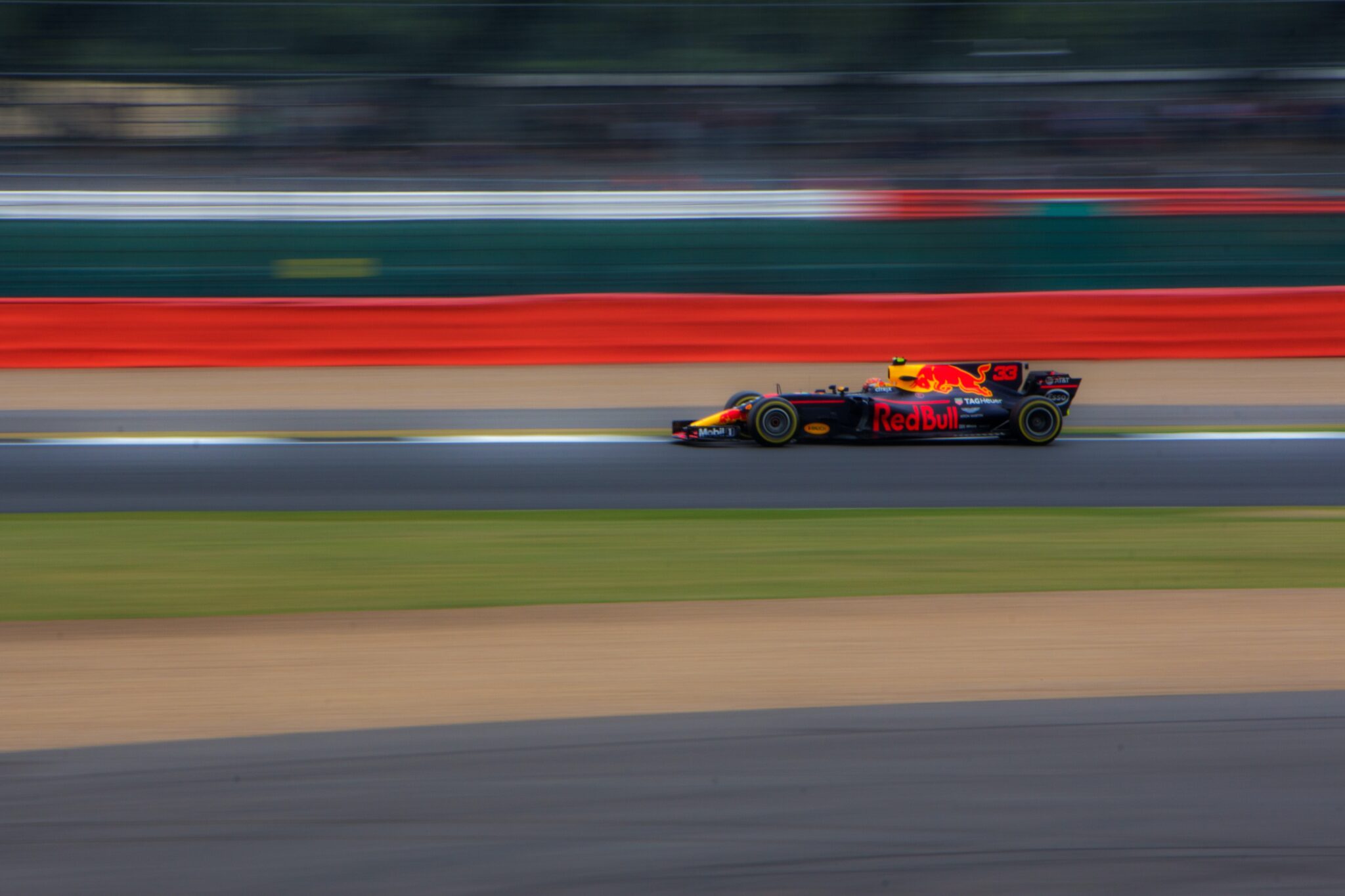 Superfijn zo kun je toch formule 1 kijken op vakantie...