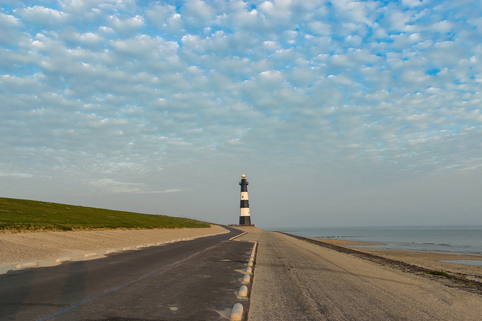 fietsen langs de kust