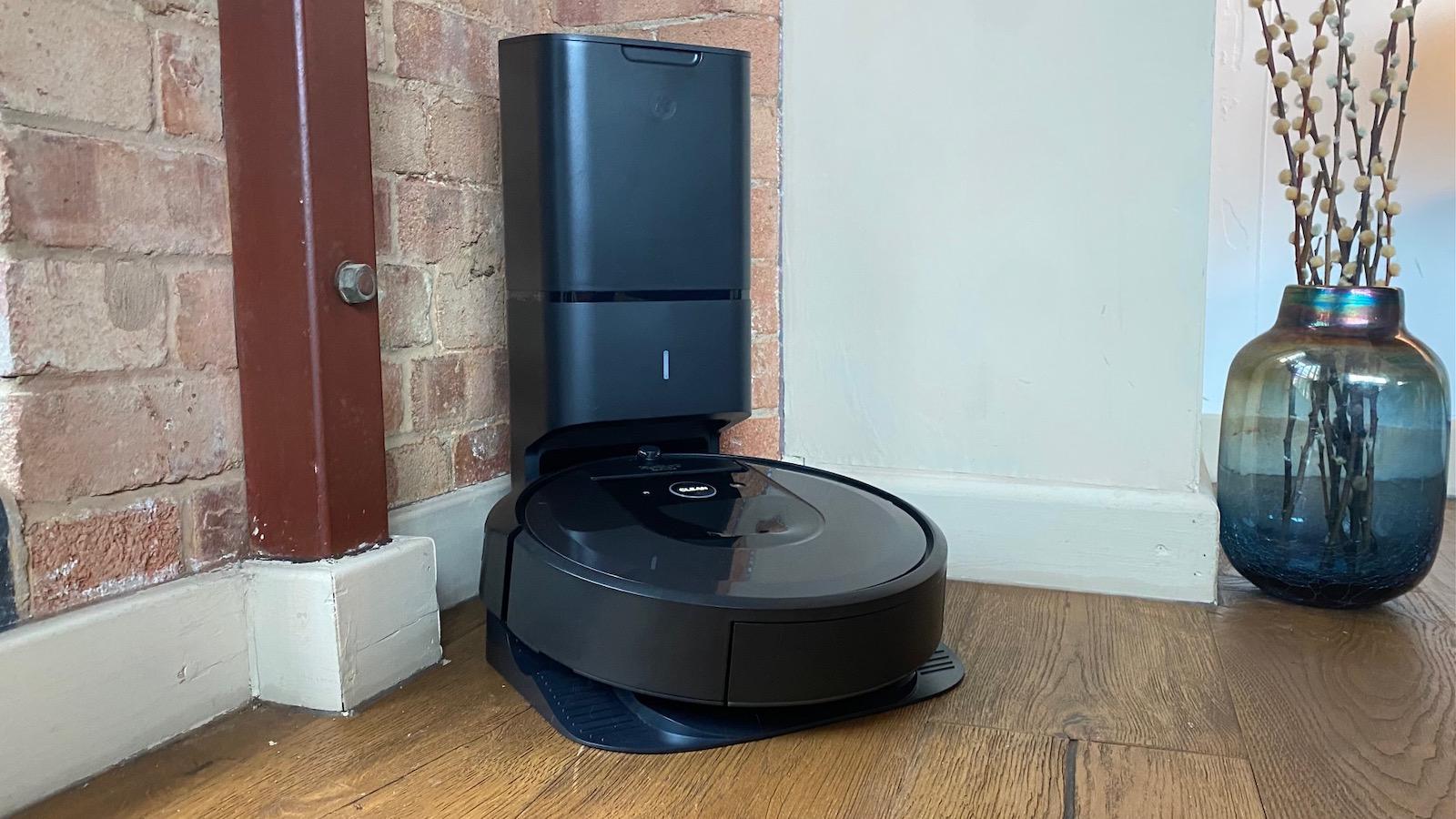  iRobot Roomba i7+ with Dirt Disposal - Best targeted cleaning