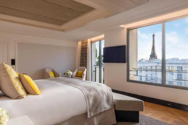 Hotel du Collectionneur Promo Code