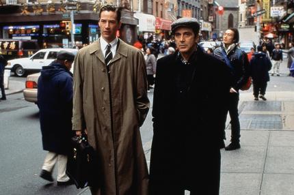 Netflix-Algorithmus: Szene aus "Im Auftrag des Teufels" von 1997 mit Al Pacino (r.) und Keanu Reeves. Nach diesem Filmvorschlag eines Algorithmus brach unsere Autorin in New York ihr Netflix-Experiment ab.