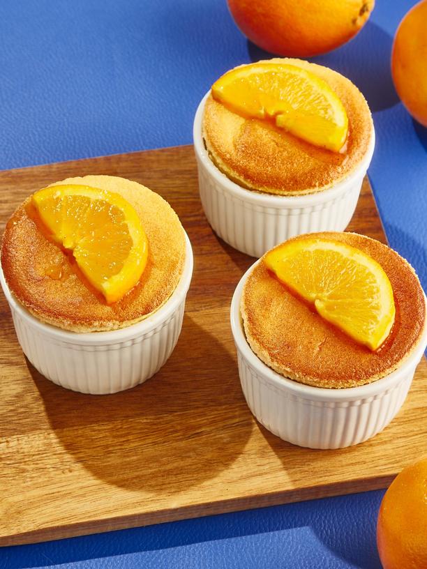 Topfensoufflé mit Grand-Marnier-Orangen: Topfensoufflé mit marinierten Grand-Marnier-Orangen