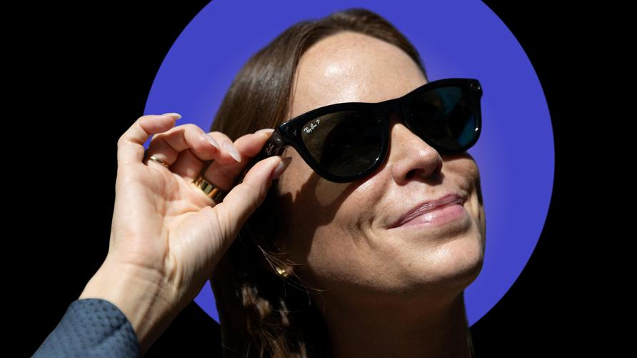 Smart-Glasses: Meta employee Sara Nicholson poses with the Ray-Ban sunglasses at the Meta Connect annual event at the company's headquarters in Menlo Park, California, U.S., September 24, 2024. REUTERS/Manuel Orbegozo