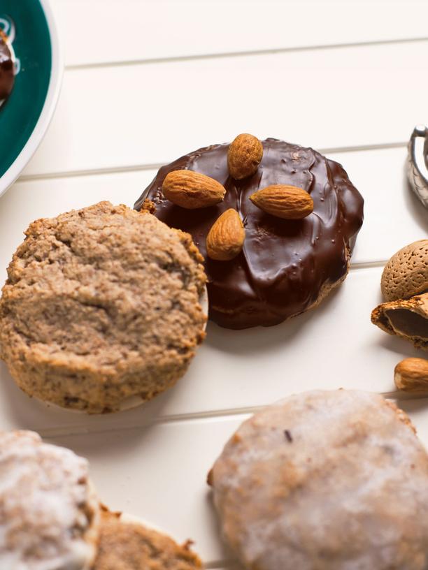 Wochenmarkt: Was heißt hier Original? Elisenlebkuchen, nicht aus Nürnberg, sondern von Oma