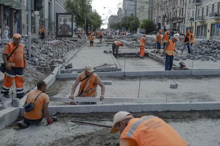 Ukraine: Road construction on Khmelnytskoho street in the center of Kyiv, Ukraine on July 24, 2023. Sasha Maslov for Die Zeit