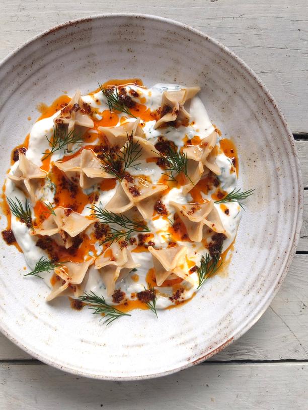 Türkische Manti mit Knoblauchjoghurt und Gewürzbutter