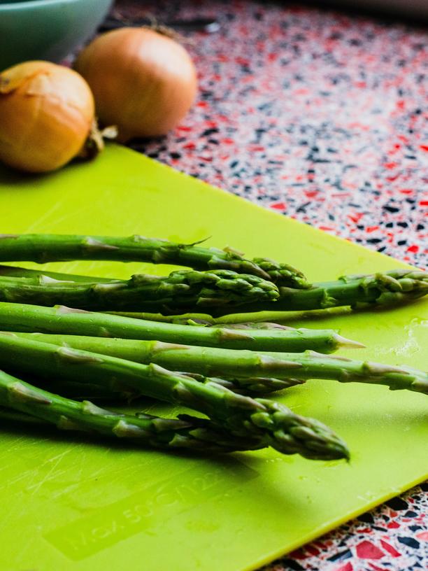 Spargel und Lamm: Probier's mal mit Gemütlichkeit