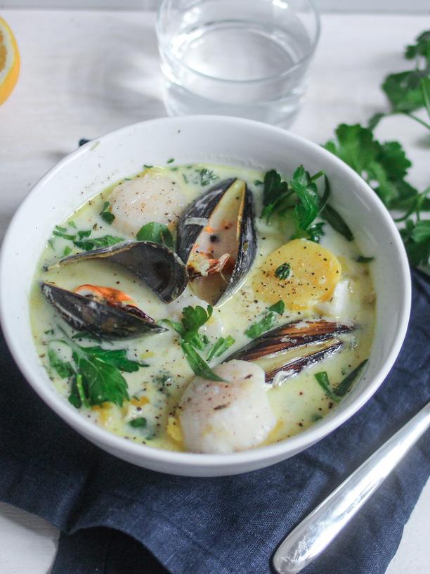 Muschel- und Kabeljau-Chowder: Ein Topf voller Meeresfrüchte