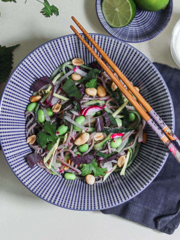 Soba-Nudelsalat mit Wasabidressing: Kalte Nudeln für heiße Tage