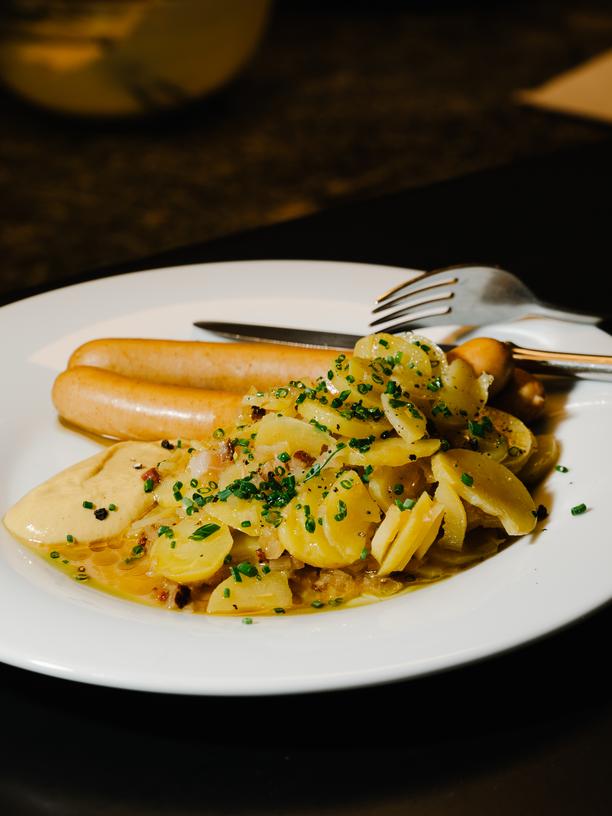 Kartoffelsalat mit Wiener Würstchen: Kartoffelsalat mit Wiener Würstchen