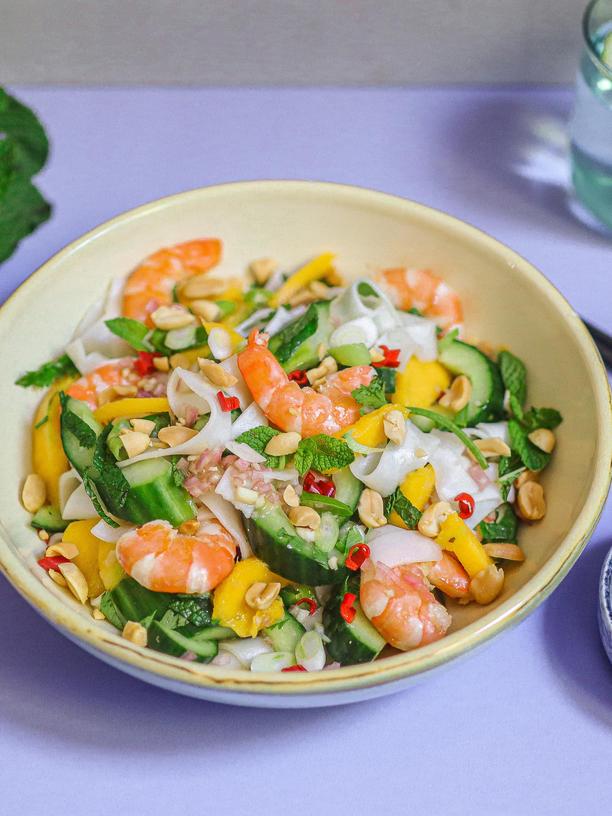 Shrimp-Mango-Salat mit Reisnudeln: Shrimp-Mango-Salat mit Reisnudeln