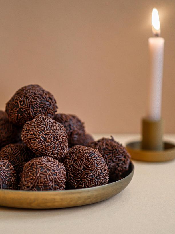 Rumkugeln: In der Weihnachts­geschenkebäckerei