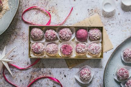 Himbeer-Kokos-Bällchen: Himbeer-Kokos-Bällchen