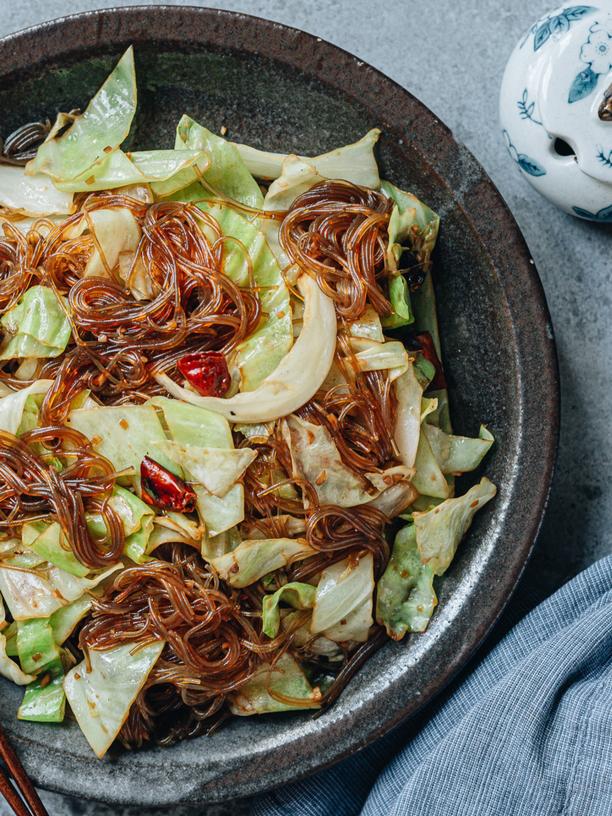 Chinesischer Pfannen-Weißkohl: Dieses schnelle Pfannengericht ist ein Alltagsliebling.