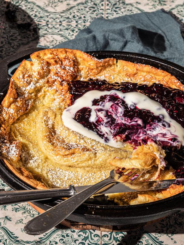 Ofenpfannkuchen mit Holunderbeeren: Hallo Hollerröster!